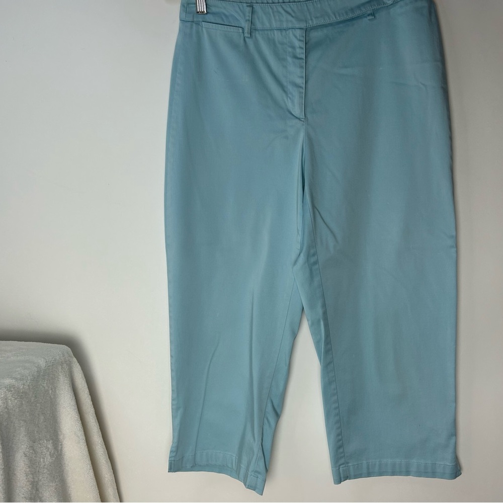 Liz Claiborne Audra Light Blue Capri Pants Women's 10